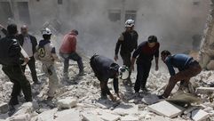 الطيران الروسي يقصف حي القاطري في حلب - الأناضول