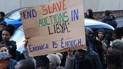 احتجاجات على بيع عبيد في ليبيا - جيتي