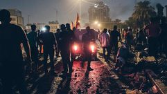 المتظاهرون المناهضون للحكومة في شوارع بغداد - الغارديان