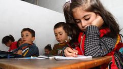 سوريون يحولون مستودعا إلى مدرسة في تركيا - تركيا (15)
