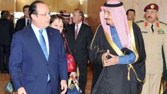 ملك السعودية سلمان بن عبد العزيز  والرئيس الفرنسي لوران فابيوس ـ أرشيفية