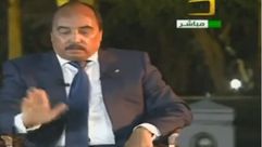 رئيس موريتانيا محمد ولد عبد العزيز - يضرب بيده على الطاولة ويطرد صحفيا من لقاء 26-3-2015