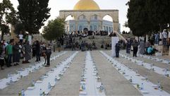 تحضير مائدة رحمانية في باحة المسجد الأقصى