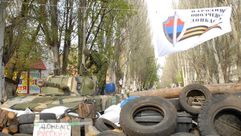 مسلحون انفصاليون ينفون أنباء استعادة أوكرانيا لمدرعتين - مسلحون انفصاليون ينفون أنباء استعادة أوكران