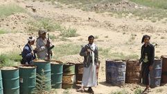 اليمن تمزق بفعل الحوثيين قوات الرئيس المخلوع علي عبدالله صالح - أرشيفية
