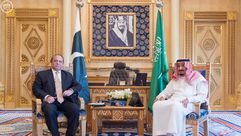 الملك السعودي سلمان بن عبد العزيز يلتقي رئيس الوزراء الباكستاني نواز شريف ـ واس