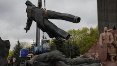 تمثال الصداقة الأوكرانية الروسية - تويتر