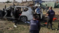 سيارة فريق الإغاثة بعد قصفها بصواريخ الاحتلال.