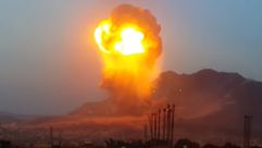 قصف مخازن الذخيررة بجبل نقم في صنعاء - يوتيوب