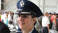 لوري روبنسون قائدة القيادة العسكرية الشمالية امريكا غوغل