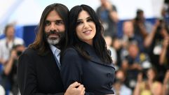 المخرجة اللبنانية نادين لبكي وزوجها المنتج خالد مزنر في مهرجان كان السينمائي في 18 أيار/مايو 2018