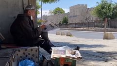 مصباح شبانة  القدس  أقدم بائع جرائد- فيسبوك