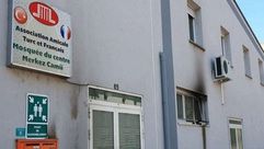 واجهة مسجد تركي في فرنسا تتعرض لأضرار طفيفة ليل  بعد إلقاء زجاجات مولوتوف