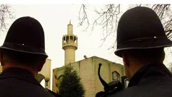 بريطانيا مسلمون شرطة مسجد - ميدل ايست اي