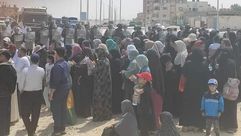 مصر العريش اهالي بمواجهة الشرطة التي جاءت لهدم بيوتهم- فيسبوك