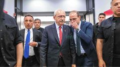 كليتشدار أوغلو بعد إعلان خسارته الانتخابات أمام أردوغان في مقر حزبه- جيتي