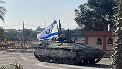 دبابة اسرائيلية في معبر رفح