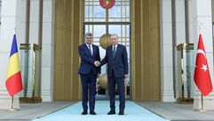 الرئيس التركي أردوغان٬ ورئيس الوزراء الروماني مارسيل تشيولاكو - الأناضول