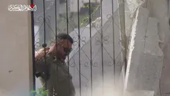 أحد جنود الاحتلال خلال رصده من قبل مقاتلي القسام- إعلام القسام