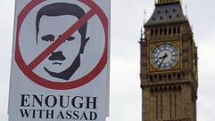 سوريون يحتجون بلندن على نتائج الانتخابات السورية - الأناضول