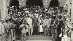 صورة بعد قيام ثورة 26 سبتمبر يظهر فيها الرئيس السلال والبيضاني وغيرهم - أرشيفية