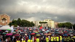 مئات الالاف يتظاهرون في روما ضد زواج المثليين في 20 حزيران/يونيو 2015