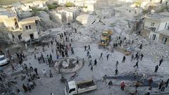 قرية مستهدفة بضربات جوية  إدلب - رويترز