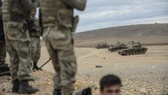 الجيش التركي بالقرب من الحدود السورية - أ ف ب