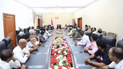اليمن رئيس الوزراء اليمني يلقتي قيادات الحراك الجنوبي في عدن  سبأ