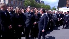 شرطي يرفض مصافحة الرئيس الفرنسي- يوتيوب