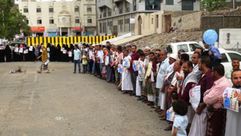 وقفة احتجاجية امام قصر هادي في عدن