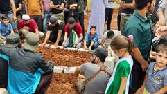 دفن الناشط الساروت في ادلب- تويتر