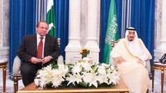 الملك سلمان يستقبل رئيس الوزراء الباكستاني - واس