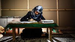 حنان عبد الغفور طالبة من غزة تفوقت بالثانوية العامة رغم معاناة القصف والدمار - الأناضول