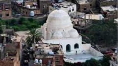 القاعدة تفجر قبة ضريح الشيخ عبد الهادي السودي - تعز - اليمن - عربي21 - قبل التفجير