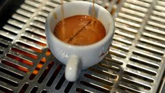 لطالما أثارت منافع القهوة جدلا في أوساط العلماء غير أن دراستين حديثتين واسعتين أجريت أولاهما في 10 ب