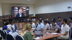 أكاديميون يشرحون في المغرب