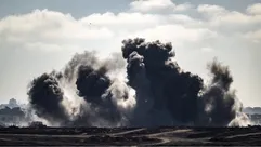 غارات إسرائيلية مكثفة على قطاع غزة- الأناضول