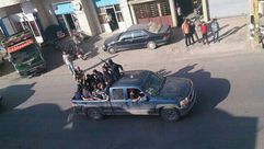 مسلحون يتبعون للمعارضة السورية بشوارع عرسال اللبنانية - عربي 21