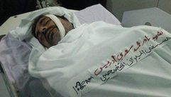 الشهيد نادر إدريس في مستشفى بالخليل بعد وفاته متأثرا بإصابته - شهاب