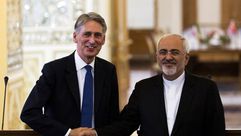 وزير الخارجية البريطاني فيليب هاموند ووزير الخارجية الإيراني جواد ظريف في طهران ـ أ ف ب