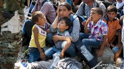 لاجئين لاجئون يحاولون الدخول إلى غرب أوروبا من دولة مقدونيا - أ ف ب