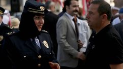 أول تركية محجبة في الشرطة- يني شفق