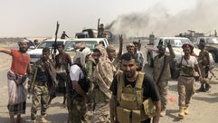 عناصر من المجلس الانتقالي المدعوم إماراتيا بعد قصف قوات الشرعية اليمنية- جيتي