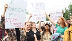 هولندا.. مسيرة في "لاهاي" رفضا لقانون حظر النقاب  الاناضول