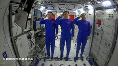صورة التقطت للرواد الثلاثة في محطة الفضاء الصينية في 23 حزيران/يونيو 2021