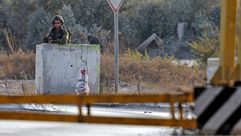 جندي للاحتلال على أحد الحواجز في الضفة الغربية- جيتي