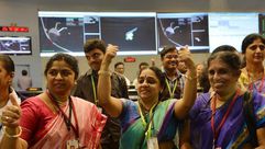 فريق الفضاء الهندي بعد وضع المسبار في مدار المريخ الاربعاء
