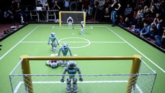 مباراة كرة قدم استعراضية؛ بين فريقين من الروبوتات تابعين لجامعتين تركية وألمانية - الأناضول