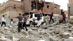 آثار قصف الحوثيين في اليمن- أ ف ب